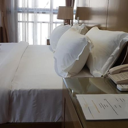 Edmond Hotel Brazzaville Buitenkant foto