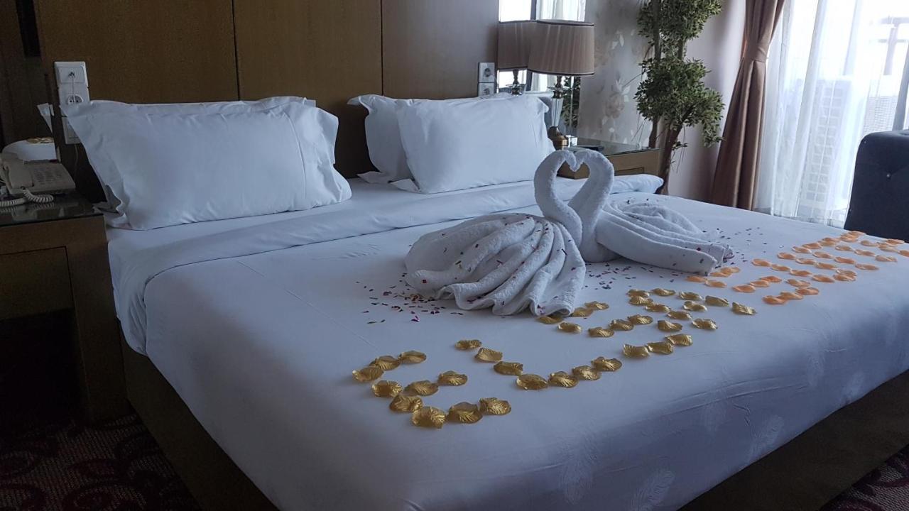 Edmond Hotel Brazzaville Buitenkant foto