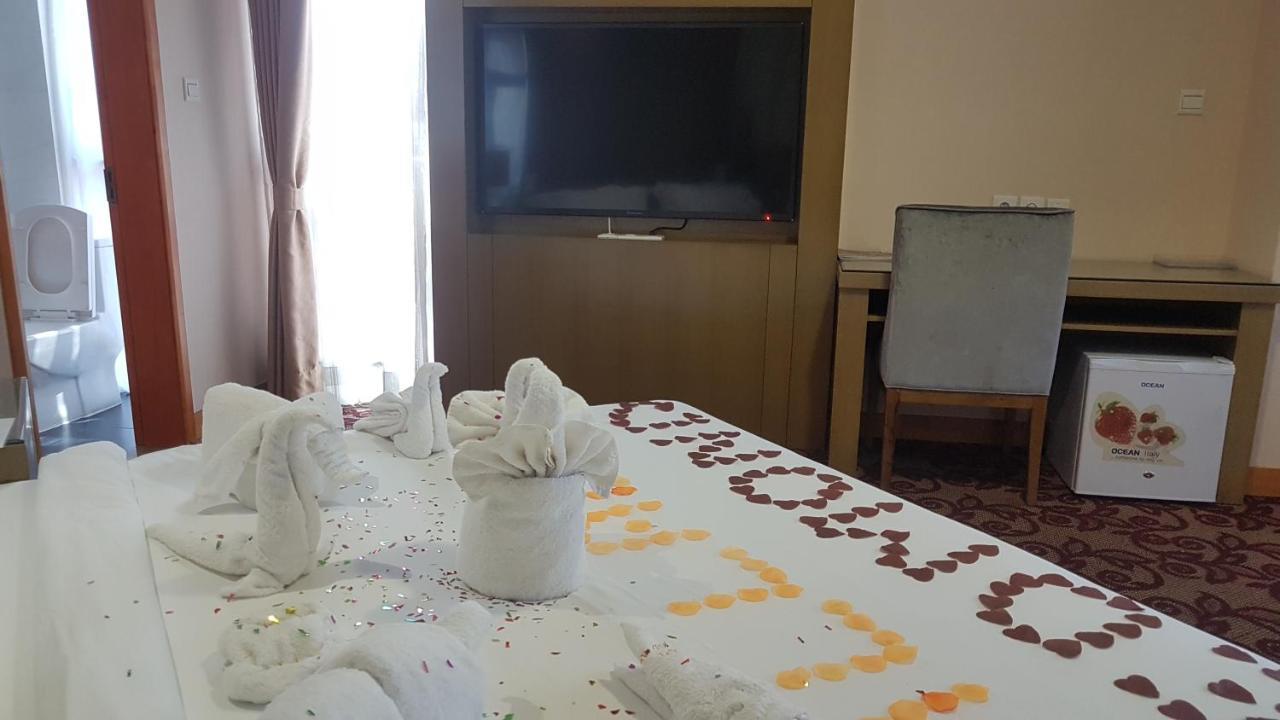 Edmond Hotel Brazzaville Buitenkant foto