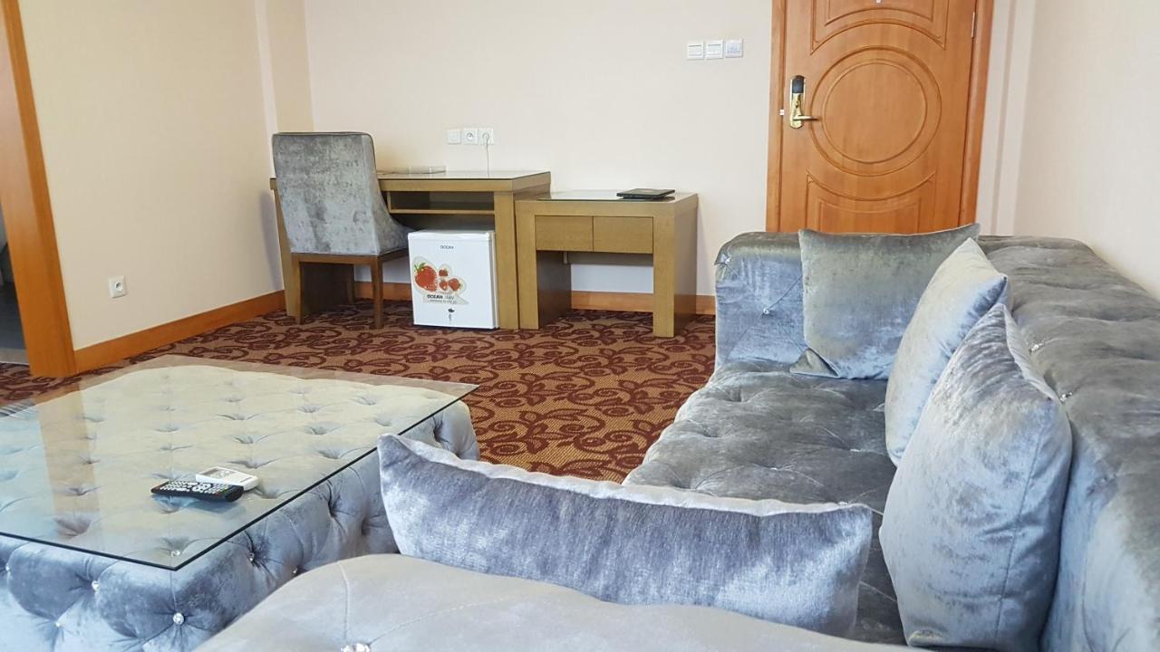 Edmond Hotel Brazzaville Buitenkant foto