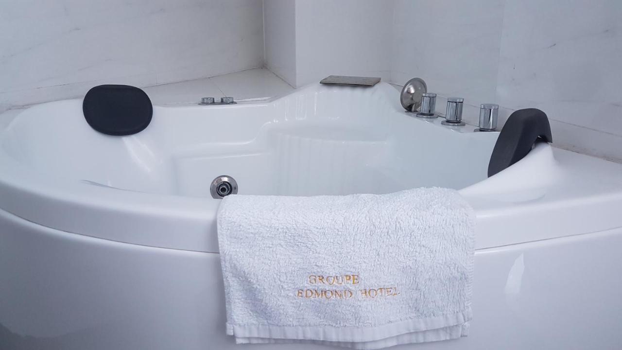 Edmond Hotel Brazzaville Buitenkant foto