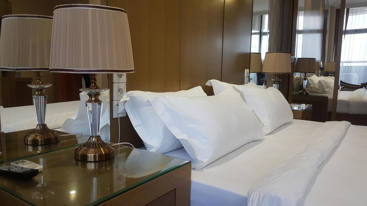 Edmond Hotel Brazzaville Buitenkant foto